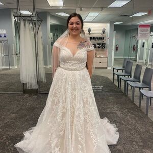 Elegant White Lace Wedding Dress